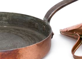 A French large copper frying pan, 19th century