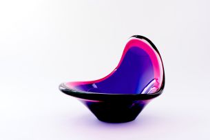 A Flygfors 'Coquille' sommerso pink, purple and opaque white bowl, Paul Kedelv, 1956