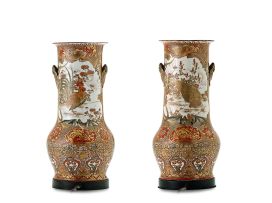 A pair of Japanese Kutani vases, Meiji Period (1868-1912)
