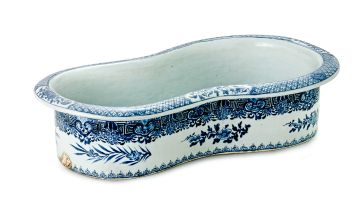 A Chinese blue and white bidet, Qing Dynasty, Qianlong (1735-1796)