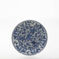 A Chinese blue and white plate, Qing Dynasty, Qianlong (1735-1796)