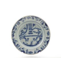 A Chinese blue and white plate, Qing Dynasty, Qianlong (1735-1796)