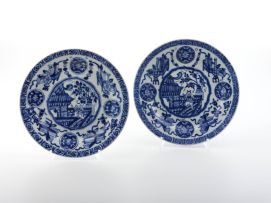 A pair of Chinese blue and white plates, Qing Dynasty, 19th century
