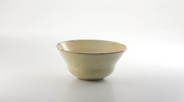 A Ceramic Studio cream-glazed bowl, (1925-1942)