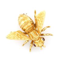 18ct gold bee brooch