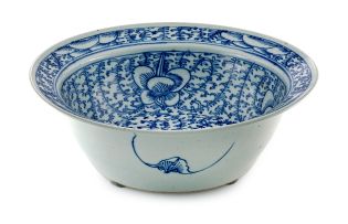 A Chinese blue and white bowl, Qing Dynasty, late 19th century