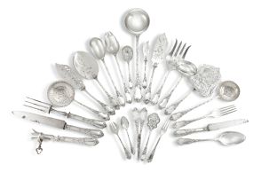 A French silver canteen of cutlery, Société Anonyme Orfèvrerie Maillard, Paris, 1905-1910, .950 standard