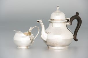 An Edward VII silver coffee pot, James Aitchison, London, 1903