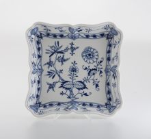 A Meissen blue and white Onion pattern dish, early 20th century