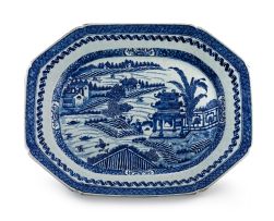 A Chinese blue and white platter, Qing Dynasty, 18th century