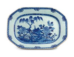 A Chinese blue and white platter, Qing Dynasty, late 18th/early19th century