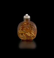 A Chinese agate magnum snuff bottle, late 19th/early 20th century