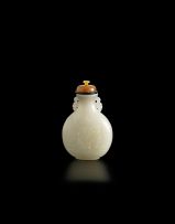 A Chinese jade snuff bottle, late19th/early 20th century