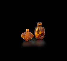 A Chinese amber snuff bottle, Qing Dynasty, late 19th century