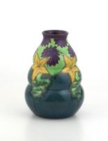 A Gouda Plateelbakkerij Zuid-Holland vase, 1928