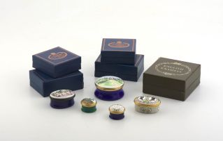 A Thomas Goode & Company enamel and gilt-metal-mounted Diamond Jubilee box (1917-1977).