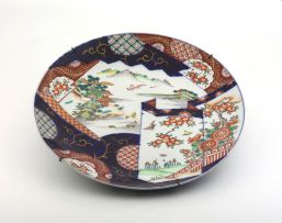 A pair of Japanese Imari dishes, late Meiji (1868-1912)