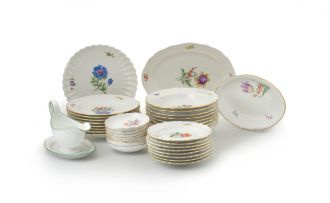 A Meissen dinner service, early 20th century