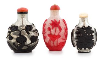 Three Chinese overlay snowflake glass snuff bottles, late 19th/early 20th century