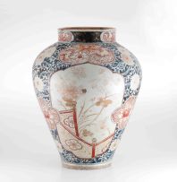 A Japanese Arita vase, late 17th/early 18th century