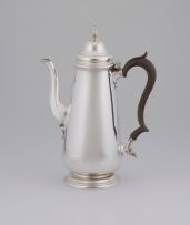 An Edward VII silver coffee pot, Goldsmiths & Silversmiths Co Ltd, London, 1908