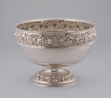 A late Victorian silver rose bowl, Walker & Hall, Sheffield, 1901