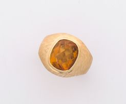 Gold and citrine ring