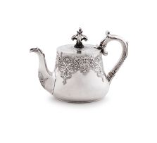 A Victorian silver teapot, Robert Hennell II, London, 1852