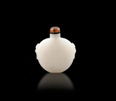 A Chinese white jade snuff bottle, late 19th/early 20th century