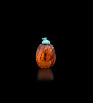 A Chinese amber snuff bottle, late 19th century