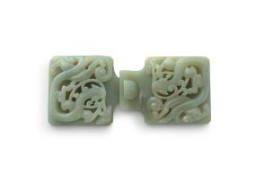 A Chinese jade belt buckle, 19th/20th century