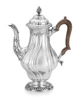 A George V silver coffee pot, Mappin & Webb Ltd, London, 1918