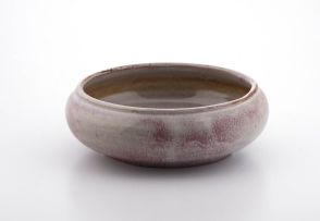 A Linn Ware mottled pink-glazed bowl, 1942-1955