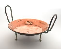 A copper and iron tart pan, 19th/20th century