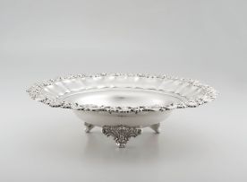 An Edward VII silver dish, Henry Matthews, Birmingham, 1903