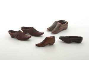 A group of treen, 19th and 20th century