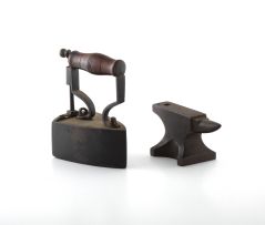 A cast-iron miniature iron, Bate, late 19th/early 20th century
