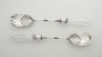 A pair of Edward VII glass and silver mounted salad servers, Mappin & Webb, Sheffield 1904