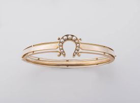 A Victorian 15ct gold and seed-pearl bangle