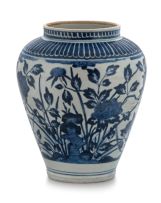 A Japanese Arita blue and white vase, late 17th/early 18th century