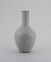 A Chinese Ge-type glazed bottle vase, Qing Dynasty, 18th/19th century