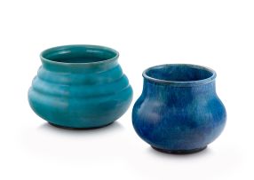 A Linn Ware turquoise-glazed vase