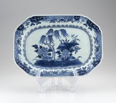 A Chinese Export blue and white platter, Qing Dynasty, late 18th/early 19th century