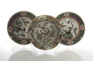 A pair of famille-verte plates, Qing Dynasty, late 19th century