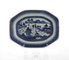 A Chinese Export blue and white rectangular dish, Qing dynasty, 18th/19th century