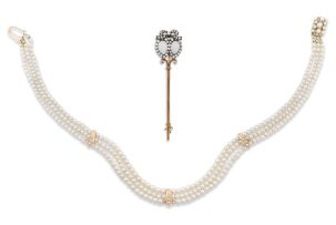 Three-strand pearl and gold necklace