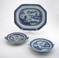 A Chinese Export blue and white octagonal dish, Qing Dynasty, early 19th century