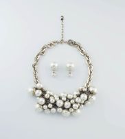 A Christian Dior faux 'pearl' necklace
