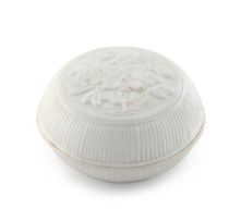 A Chinese 'Vung Tau Cargo' white-glazed circular box and cover, Qing Dynasty, late 17th century
