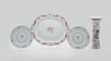 A Chinese famille-rose platter, Qianlong period, 1736-1795